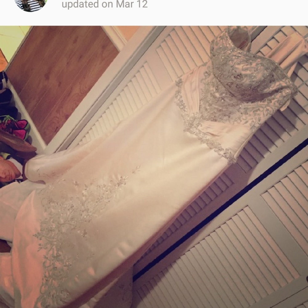 Wedding gown